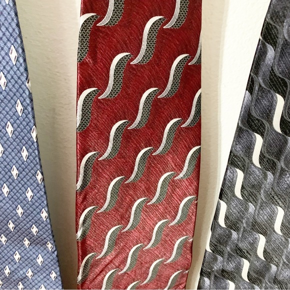 Carlo Palazzi Bundle of Four Silk Neck Ties Varying Patterns and Colors - Picture 5 of 12